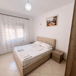 Gerald's Central , Vlorë Albania